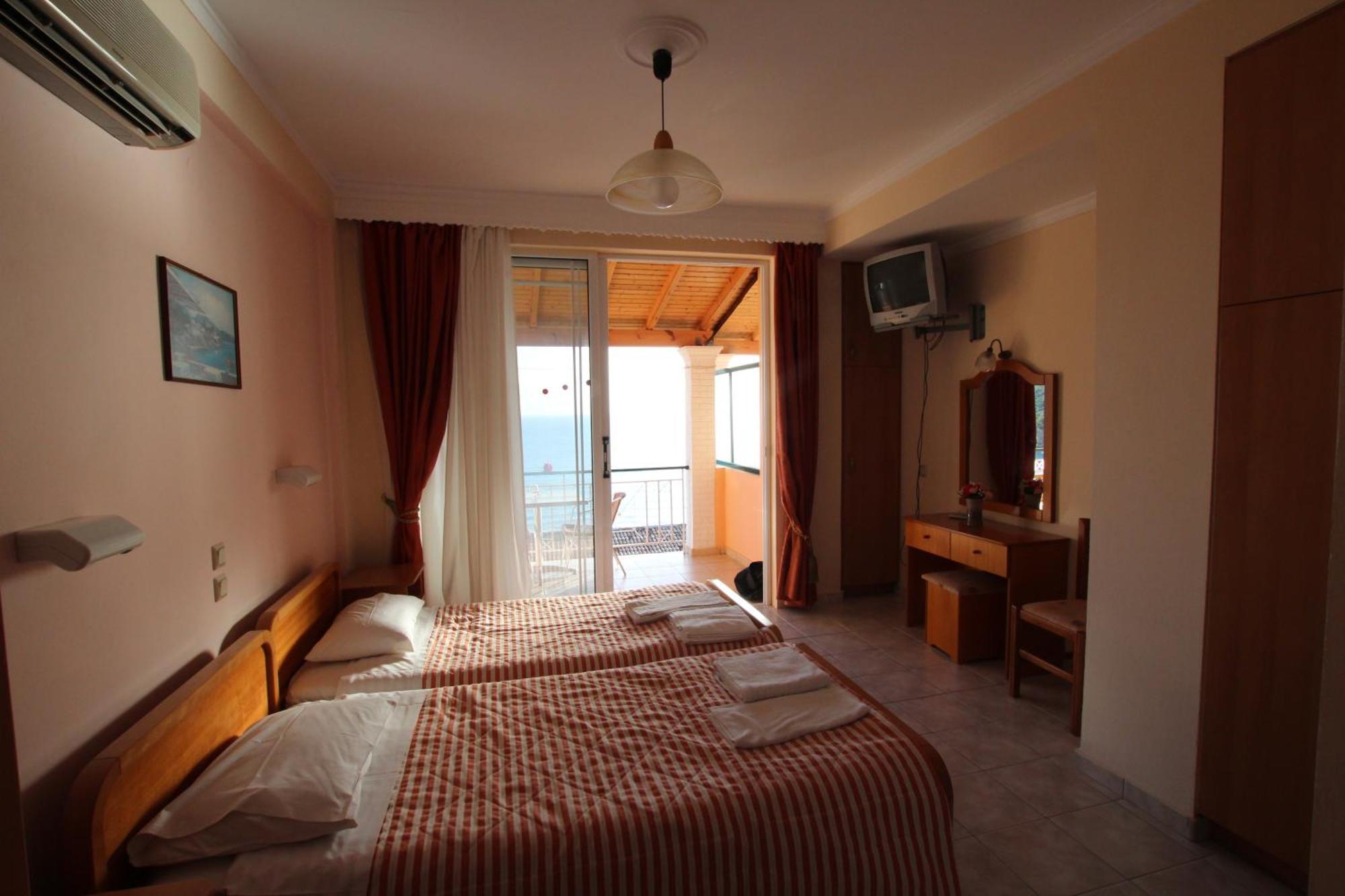 Lido Sofia Holidays Agios Gordios  Bilik gambar